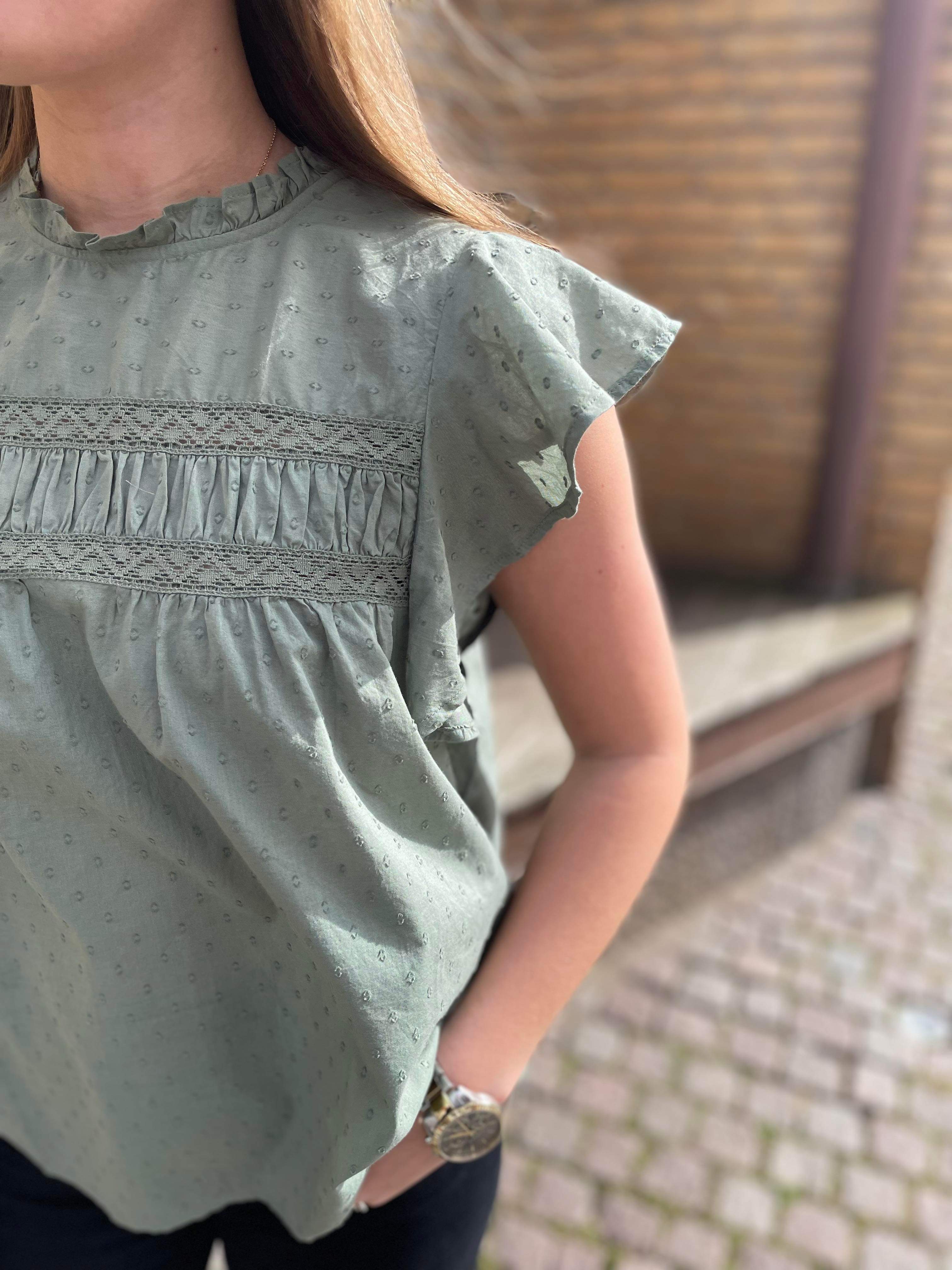 VMTRINE Top - Laurel Wreath